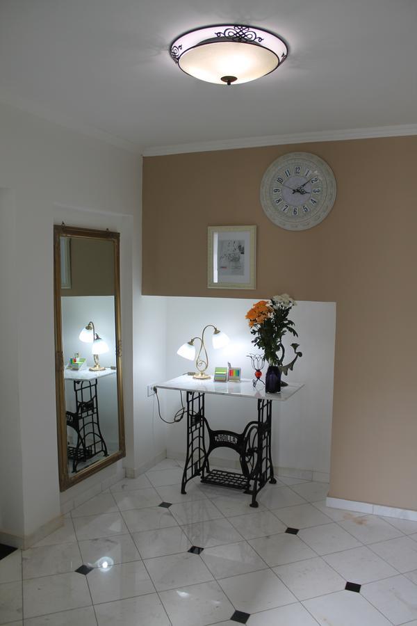 Royal Family Apartment Nis Luaran gambar